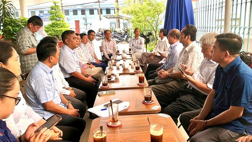 Sở Y tế tổ chức cuộc họp với các đơn vị liên quan, sáng 8/4. Ảnh: Nguyễn Khánh Sở Y tế tổ chức cuộc họp với các đơn vị liên quan, sáng 8/4. Ảnh: Nguyễn Khánh