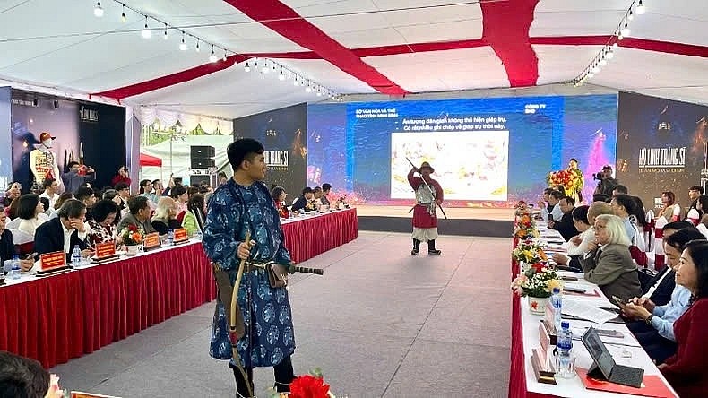 Tham vấn ý kiến chuyên gia về “Trang phục và cổ phục thời Đinh”