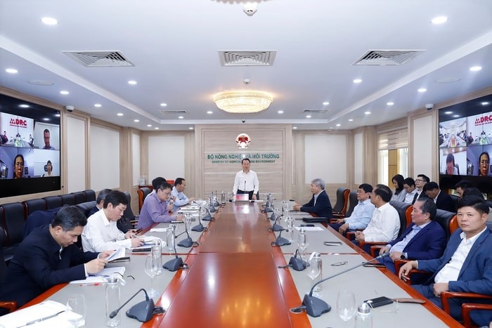 Ông Đỗ Đức Duy - Bộ trưởng Bộ NN&MT làm việc với các doanh nghiệp, hiệp hội xuất khẩu nông sản sang Mỹ chiều 7/4