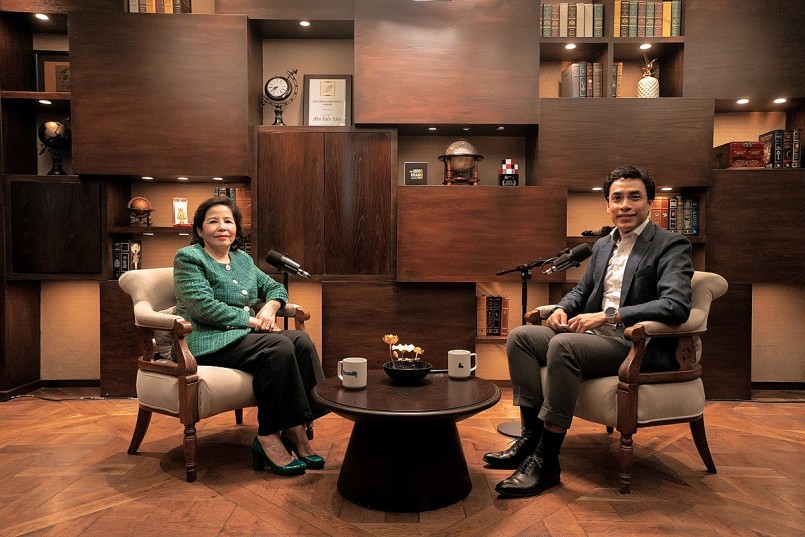 Bà Mai Kiều Liên, Tổng giám đốc Vinamilk, chia sẻ về chiến lược đằng sau quyết định tái định vị bắt đầu từ năm 2023 (Ảnh: Vietsucess). Bà Mai Kiều Liên, Tổng giám đốc Vinamilk, chia sẻ về chiến lược đằng sau quyết định tái định vị bắt đầu từ năm 2023 (Ảnh: Vietsucess).