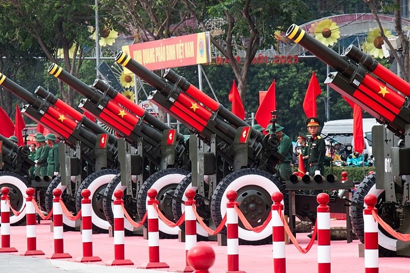 Theo kế hoạch, 15 khẩu pháo 105mm sẽ thực hiện nghi thức bắn 21 phát chào mừng trên nền Quốc thiều nước Cộng hòa xã hội chủ nghĩa Việt Nam. Theo kế hoạch, 15 khẩu pháo 105mm sẽ thực hiện nghi thức bắn 21 phát chào mừng trên nền Quốc thiều nước Cộng hòa xã hội chủ nghĩa Việt Nam.