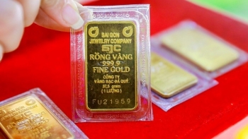 Giá vàng lên sát 104 triệu đồng sau khi Tổng thống Mỹ hoãn áp thuế