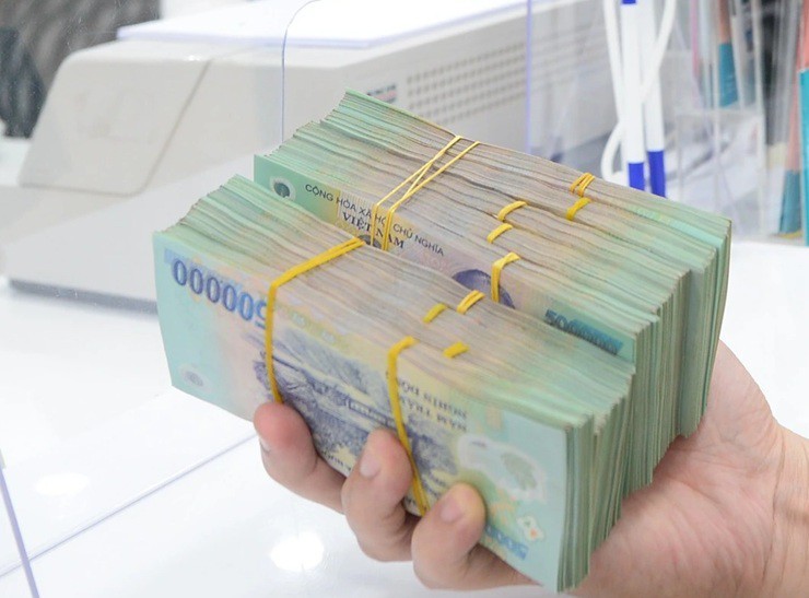 Eximbank tăng mạnh lãi suất ở nhiều kỳ hạn