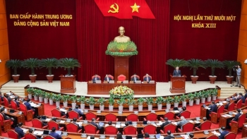 Bộ Chính trị trình Trung ương xem xét chủ trương tổ chức bầu cử sớm