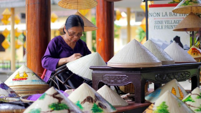 Mang du lịch, ẩm thực, làng nghề Việt Nam đến châu Âu
