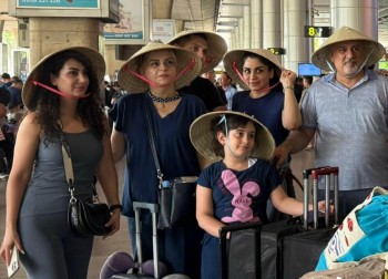 Làn sóng khách quốc tế đến TP.HCM đón lễ 30/4