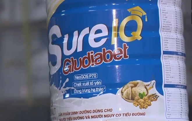 Một trong số loại sữa bị cơ quan chức năng cáo buộc là hàng giả. Ảnh: VTV