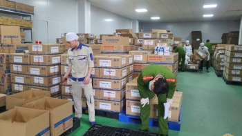 Lộ diện một số sản phẩm trong số gần 600 loại sữa làm giả vừa bị triệt phá