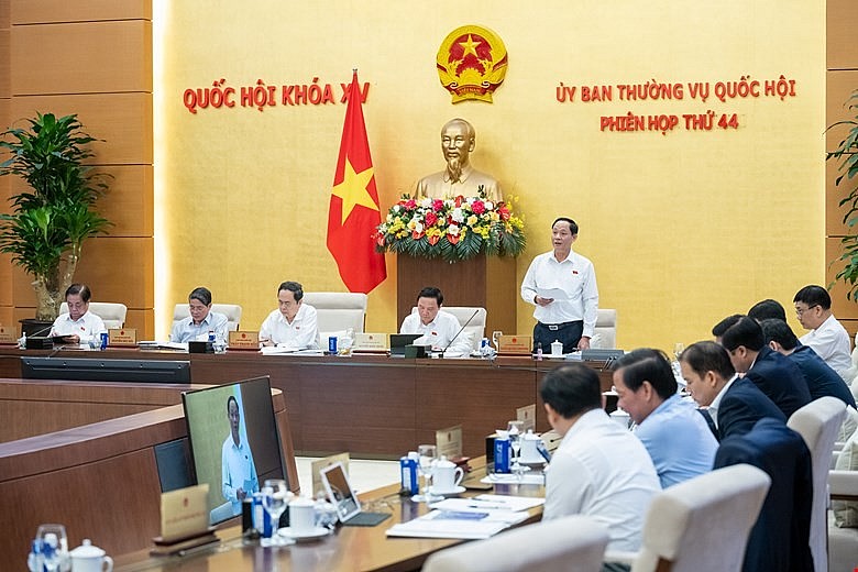 Phó Chủ tịch Quốc hội Trần Quang Phương điều hành phiên họp. 