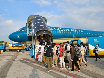 Chính phủ yêu cầu đẩy mạnh kích cầu du lịch hè, quản lý giá vé máy bay dịp nghỉ lễ 30/4