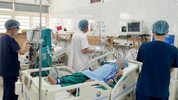 Cặp vợ chồng trẻ ở Lai Châu nguy kịch vì ngộ độc nấm