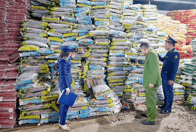 Công ty Cổ phần Công nghệ cao Sao Đỏ bị phạt gần 400 triệu đồng vì sản xuất phân bón giả