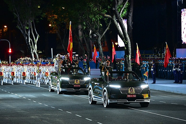 Lực lượng Quân đội nhân dân tham gia Tổng hợp luyện diễu binh, diễu hành tối 18/4/2025. 