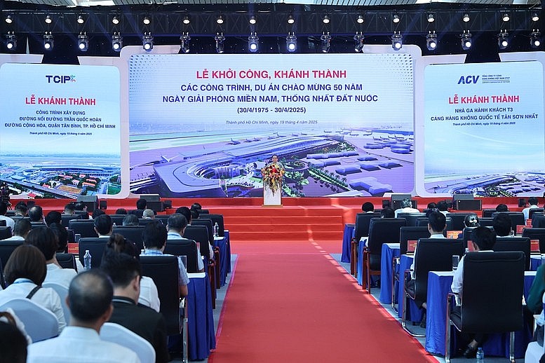 Thủ tướng: Những công trình “biểu tượng” góp phần định vị hình ảnh Việt Nam, là "điểm tựa, đòn bẩy" phát triển đất nước