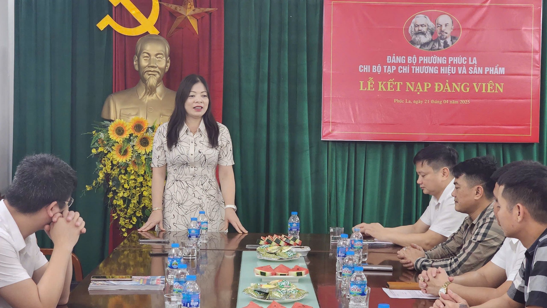 Bí thư Đảng ủy phường Phúc La Nguyễn Thị Thu Hằng