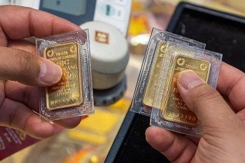 Giá vàng lại lập đỉnh mới, chuyên gia cảnh báo điều bất ngờ