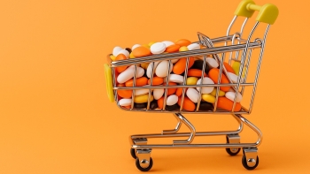 Bộ Y tế yêu cầu siết chặt quản lý thuốc trên Shopee, Meta