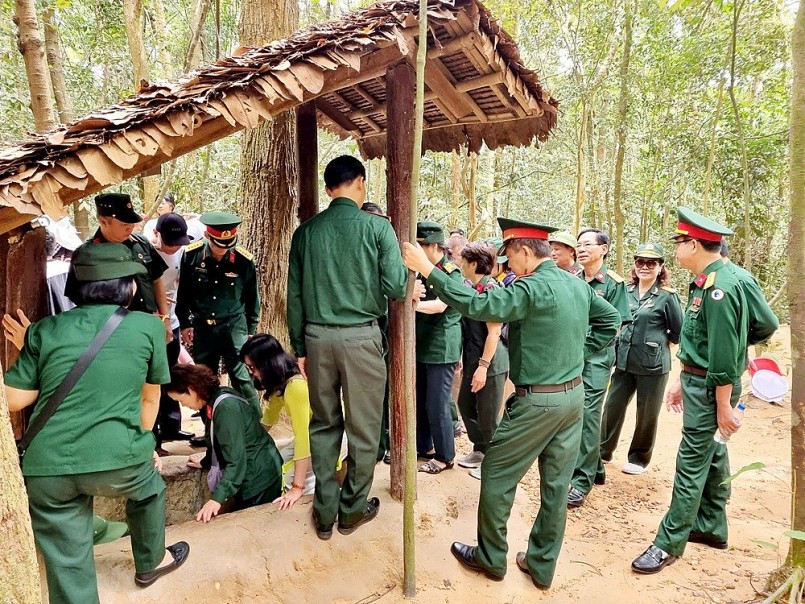 Tour "về nguồn" lên ngôi thu hút khách dịp lễ 30/4 - 1/5