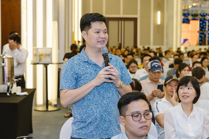 Cổ đông đánh giá cao và tin tưởng vào tiềm năng phát triển của SHB Cổ đông đánh giá cao và tin tưởng vào tiềm năng phát triển của SHB