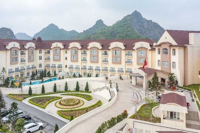 Khách sạn Legend Valley như một tòa lâu đài cổ tích giữa núi non hùng vĩ Khách sạn Legend Valley như một tòa lâu đài cổ tích giữa núi non hùng vĩ