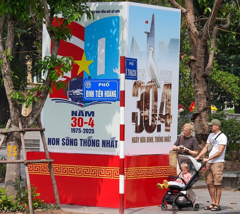 Hà Nội đường phố sạch đẹp, rực rỡ cờ hoa chào mừng đại lễ 30/4 Hà Nội đường phố sạch đẹp, rực rỡ cờ hoa chào mừng đại lễ 30/4