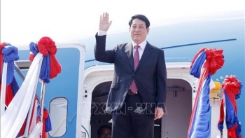 Chủ tịch nước Lương Cường lên đường thăm cấp Nhà nước đến Lào