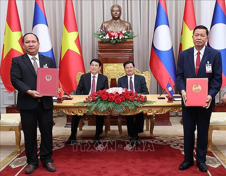 Chủ tịch nước Lương Cường và Tổng Bí thư, Chủ tịch nước Lào Thongloun Sisoulith chứng kiến lễ trao Bản ghi nhớ hợp tác giữa UBND tỉnh Gia Lai và Chính quyền tỉnh Attapeu giai đoạn 2025 - 2030 - Ảnh: TTXVN Chủ tịch nước Lương Cường và Tổng Bí thư, Chủ tịch nước Lào Thongloun Sisoulith chứng kiến lễ trao Bản ghi nhớ hợp tác giữa UBND tỉnh Gia Lai và Chính quyền tỉnh Attapeu giai đoạn 2025 - 2030 - Ảnh: TTXVN