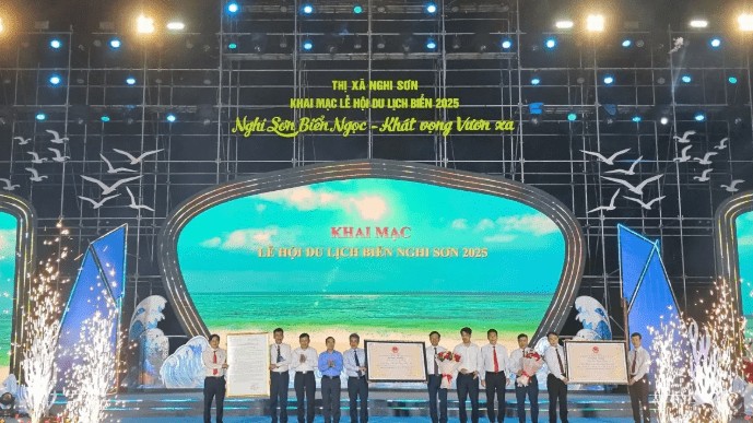 Khai mạc Lễ hội du lịch biển "Nghi Sơn biển ngọc - Khát vọng vươn xa"