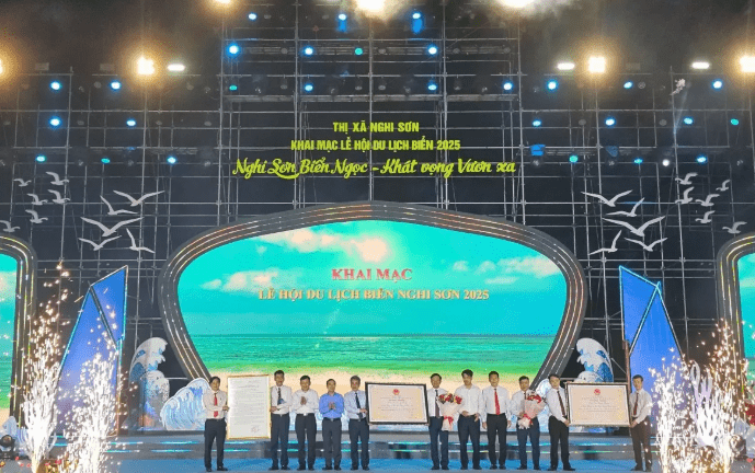 Khai mạc Lễ hội du lịch biển "Nghi Sơn biển ngọc - Khát vọng vươn xa"