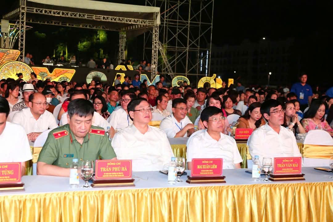 Quang cảnh tại buổi lễ Quang cảnh tại buổi lễ