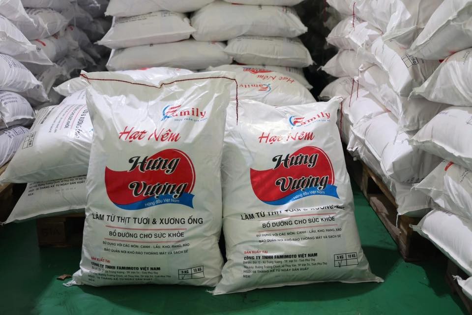 Sản phẩm hạt nêm, Công ty TNHH Famimoto Việt Nam mua nguyên liệu từ nhiều đơn vị khác nhau sau đó xử lý và đóng gói. Sản phẩm hạt nêm, Công ty TNHH Famimoto Việt Nam mua nguyên liệu từ nhiều đơn vị khác nhau sau đó xử lý và đóng gói.