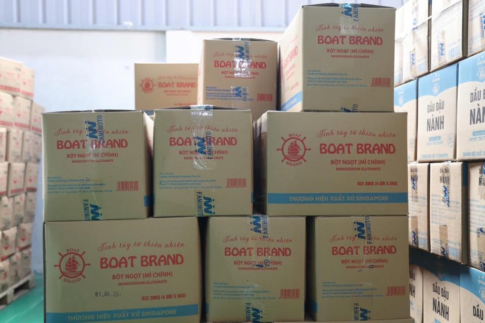 Thương hiệu sản phẩm “Bột ngọt Boat Brand - thương hiệu xuất xứ Singapore”, công ty này nguyên liệu mua của Công ty TNHH thương mại Quang Thanh, địa chỉ tại quận Hoàng Mai (Hà Nội). Thương hiệu sản phẩm “Bột ngọt Boat Brand - thương hiệu xuất xứ Singapore”, công ty này nguyên liệu mua của Công ty TNHH thương mại Quang Thanh, địa chỉ tại quận Hoàng Mai (Hà Nội).