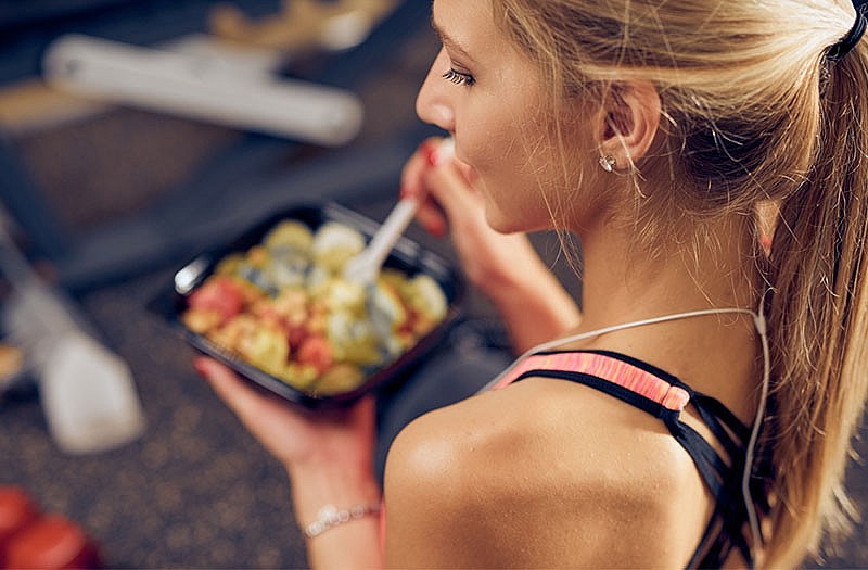 Ăn nhẹ trước buổi tập là điều cần thiết để tối ưu hiệu suất và hỗ trợ phát triển cơ bắp.