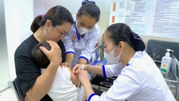 Dịch sởi chưa giảm nhiệt, ca sốt xuất huyết và tay chân miệng gia tăng