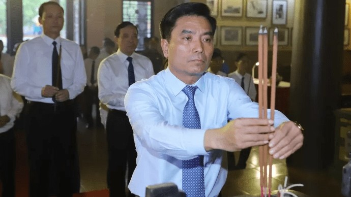 Đại biểu tỉnh Thanh Hóa dâng hương tưởng niệm nhân kỷ niệm 50 năm Ngày Giải phóng miền Nam