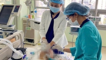 Cụ ông ngừng tuần hoàn vì hóc dị vật khi ăn cỗ