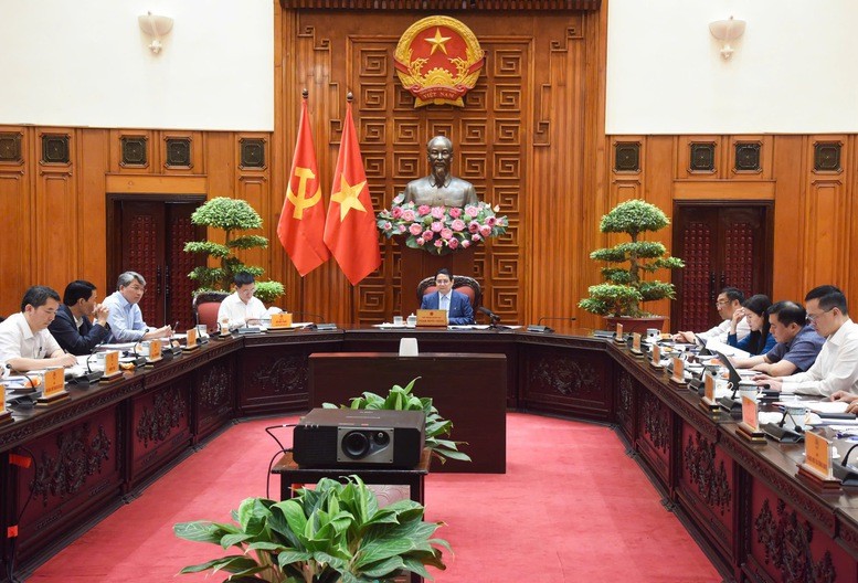 Thủ tướng yêu cầu từng bộ, ngành liên quan xây dựng phương án cụ thể, Bộ Công Thương tập hợp và hoàn thành các phương án đàm phán trong ngày mai (30/4) - Ảnh: VGP