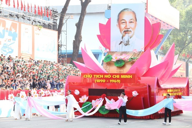 Chân dung Chủ tịch Hồ Chí Minh Chân dung Chủ tịch Hồ Chí Minh