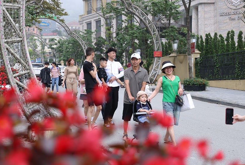 Số lượt khách du lịch đến tham quan, nghỉ dưỡng tại khu du lịch Tam Đảo trong những năm gần đây không ngừng tăng lên. Ảnh: Thiệu Vũ