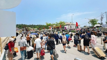 Hơn 1 triệu lượt khách đến Quảng Ninh trong 4 ngày nghỉ lễ