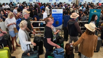 "Bùng nổ" khách đi lại bằng đường hàng không dịp lễ 30/4-1/5