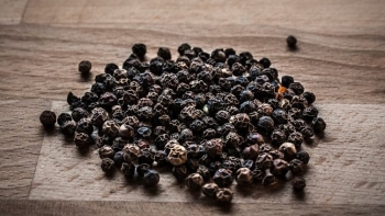 Giá tiêu tiếp tục giảm nhẹ ở nhiều địa phương