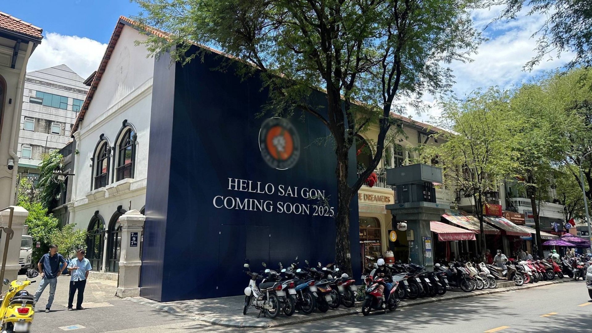 Mặt bằng tại số 11-13 Hàn Thuyên (quận 1, TP.HCM) xuất hiện thương hiệu mới đang thi công.