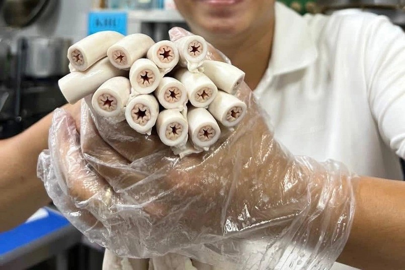 Nhiều chủ lò mổ, xưởng thịt heo khẳng định rằng lòng xe điếu là loại cực hiếm, hoàn toàn không có chuyện xuất hiện số lượng lớn (Ảnh chụp màn hình). Nhiều chủ lò mổ, xưởng thịt heo khẳng định rằng lòng xe điếu là loại cực hiếm, hoàn toàn không có chuyện xuất hiện số lượng lớn (Ảnh chụp màn hình).