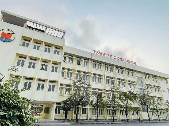 Thanh Hóa: Một trường trung học phổ thông có 46 học sinh được kết nạp Đảng