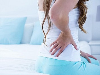 Thức dậy với cảm giác đau nhức có thể là do các thói quen thường ngày