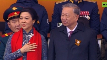 Tổng Bí thư Tô Lâm và Phu nhân dự Lễ duyệt binh tại Quảng trường Đỏ