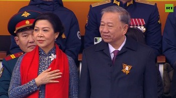 Tổng Bí thư Tô Lâm và Phu nhân dự Lễ duyệt binh tại Quảng trường Đỏ