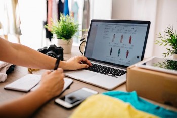 Siết quản lý, định hướng phát triển bền vững thị trường thương mại điện tử