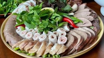 Những nguy cơ sức khỏe ít người để ý khi ăn lòng lợn